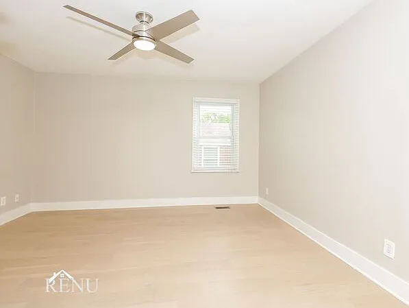1012 Warren St — Photo 14