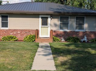510 S Madison St, Medaryville, IN 47957