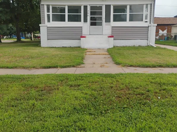 746 Webster Ave, Hastings, NE 68901