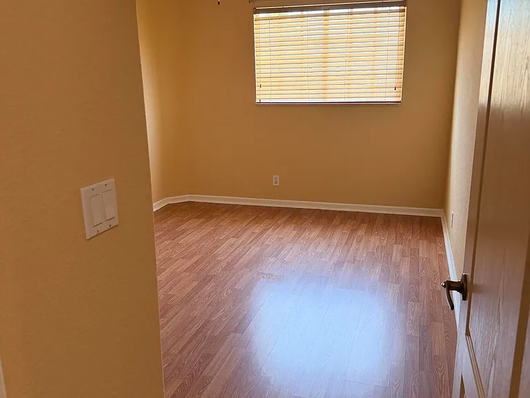 108 Kensington Way — Photo 33