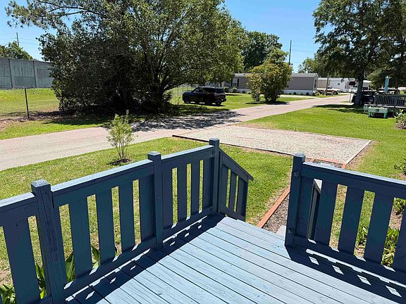4th image of 1003 Baron Ln.