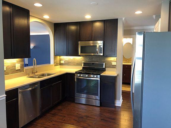4th image of 730 W Streamwood Blvd #B