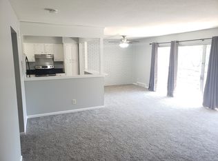 9540 Mission Rd #32, Overland Park, KS 66207