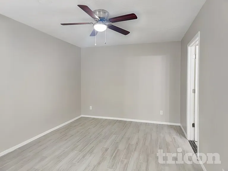 848 Rebecca Ct NE — Photo 8