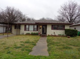 1615 Elizabeth St, Gainesville, TX 76240