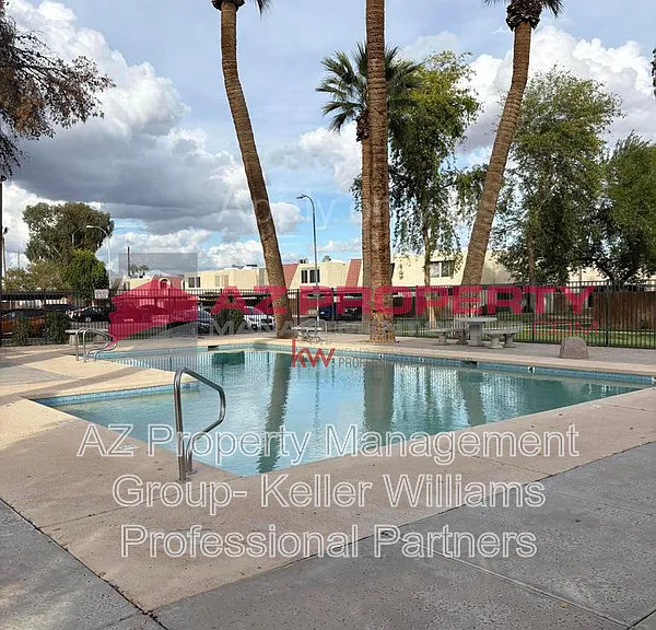 6033 W Golden Ln — Photo 1