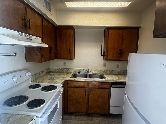 4th image of 321 Withers St #13