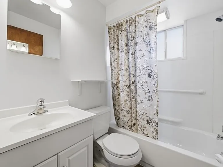 226 Frankfort Ave — Photo 10