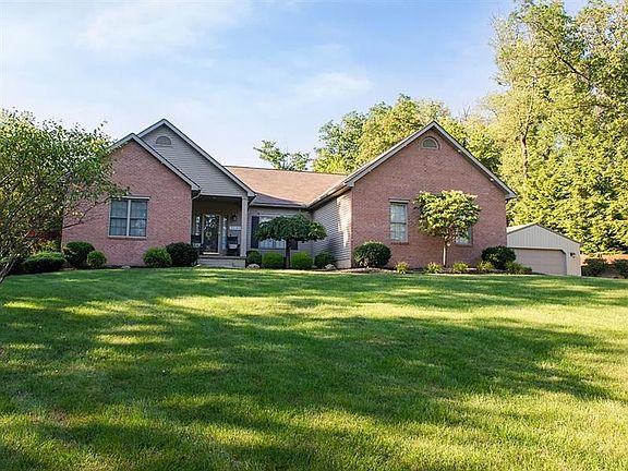 2nd image of 207 Fernwood Dr