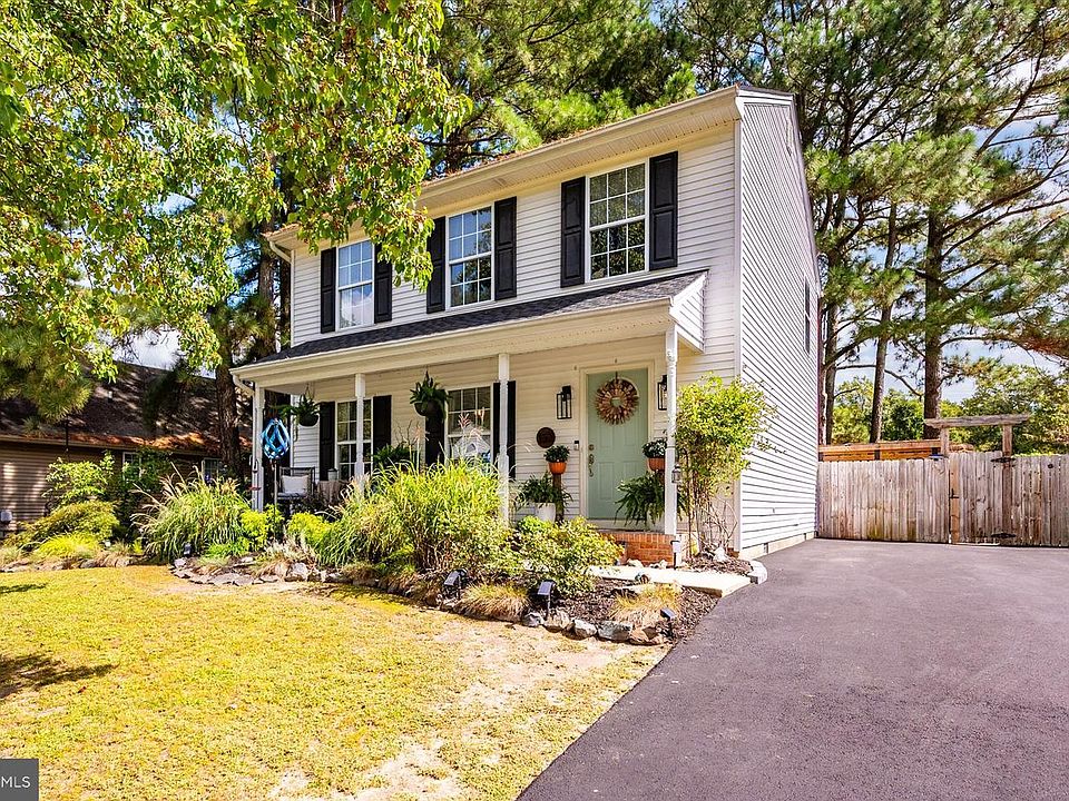 1st image of 152 Emily Dr