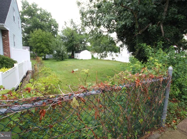 Grant Ave, Mount Ephraim, NJ 08059