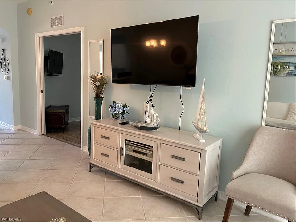 2815 Cypress Trace Cir #2-101