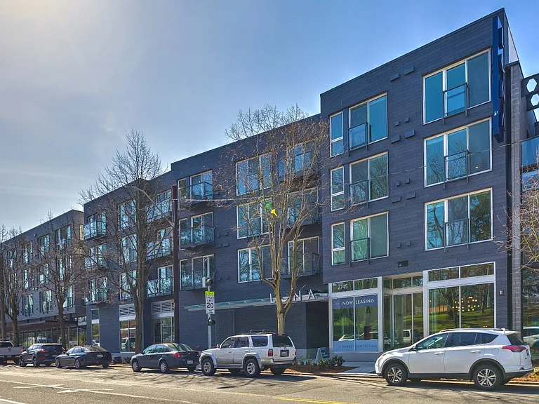 Luna West Seattle — Photo 41