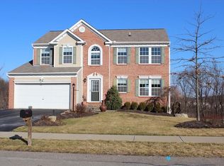 511 Blue Ridge Dr, Coraopolis, PA 15108