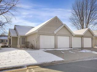 2128 Southwind Dr, Maplewood, MN 55109