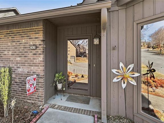 3rd image of 406 Chadbourne Ct