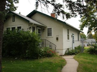 425 E 1st St, Waconia, MN 55387