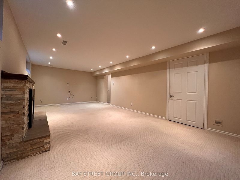 Toronto House for rent - 5 Bedrooms — photo 28