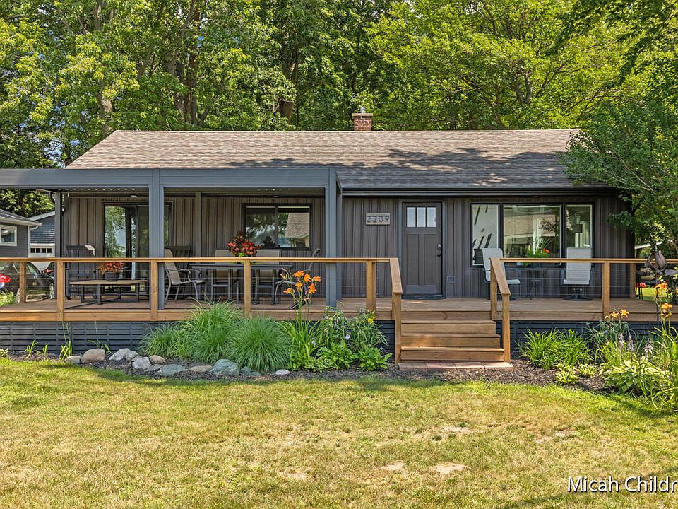 1st image of 2209 Sunset Dr