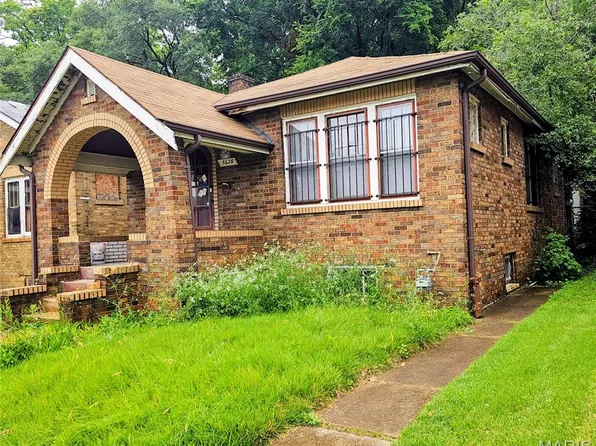 5628 Hiller Pl, Saint Louis, MO 63136