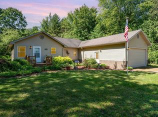 2872 E Mier Rd, Midland, MI 48642