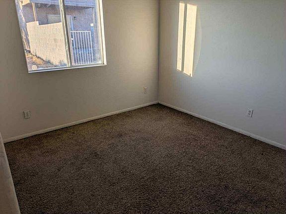 3rd image of 670 E Bourbon St Unit 5