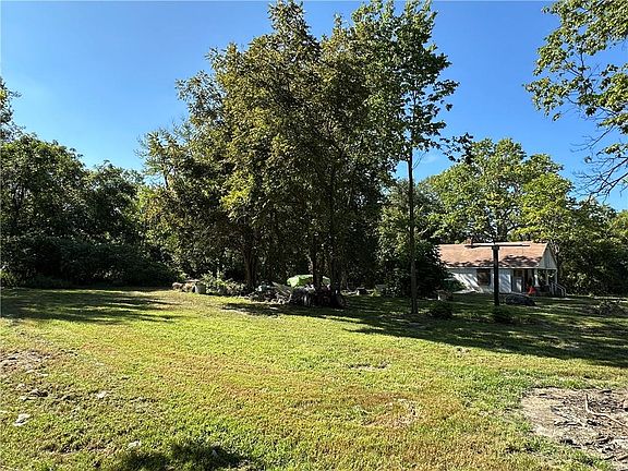 5th image of 2940 Loring Ln