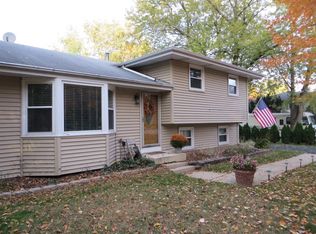 29W278 James Ave, West Chicago, IL 60185