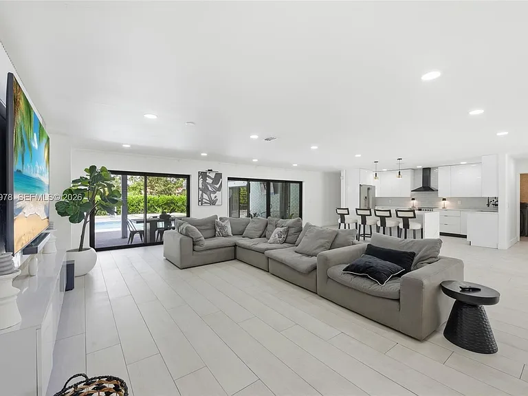 9935 Ramblewood Dr — Photo 11