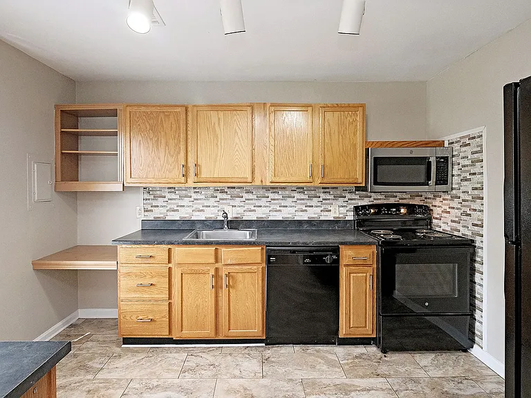 1223 Villa Ln #D — Photo 4