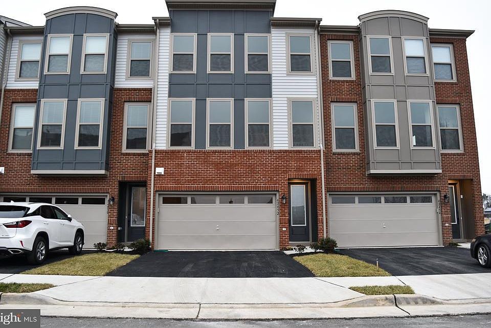 1st image of 42452 Dogwood Glen Sq