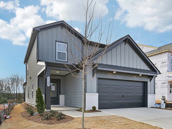 Exterior - Graceful lines and classic charm never fade.