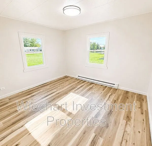 3060 E Main St — Photo 8