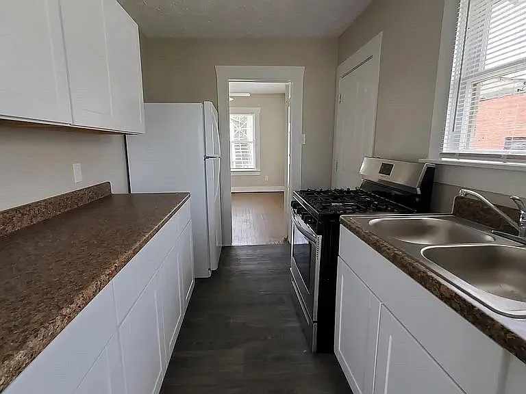 2 bed, 1.0 bath, $1,150 — Photo 4