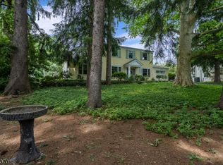 9 Fairview Ave, Clinton, NJ 08809