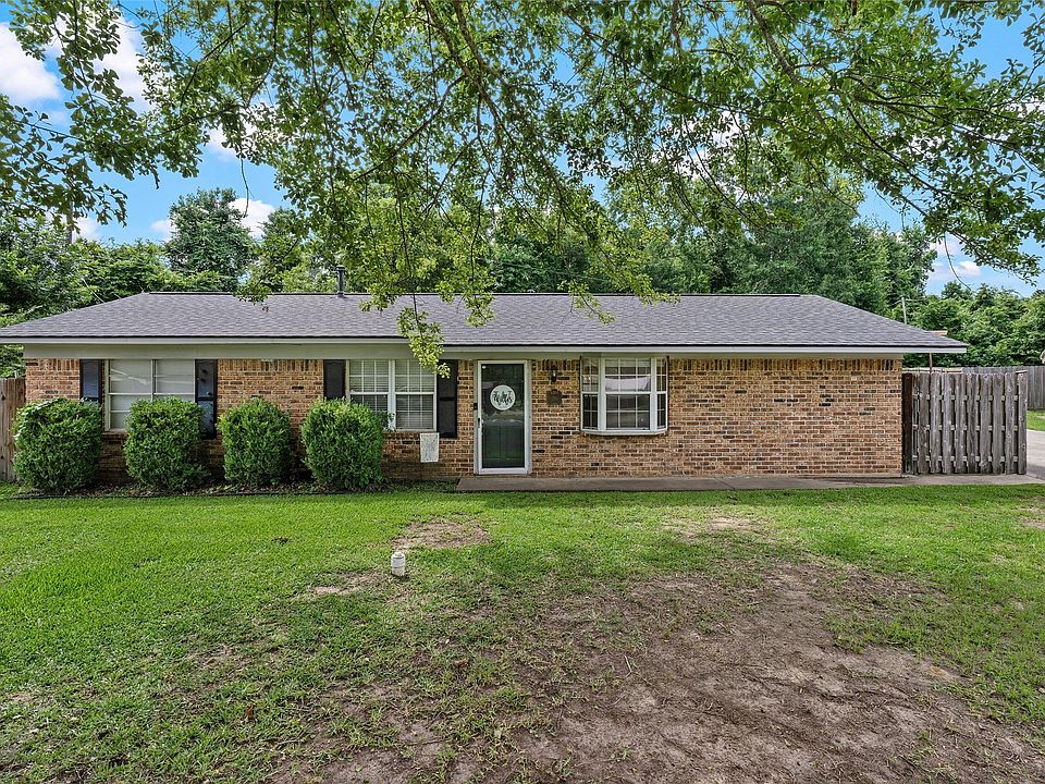 1st image of 110 Wisteria Cir