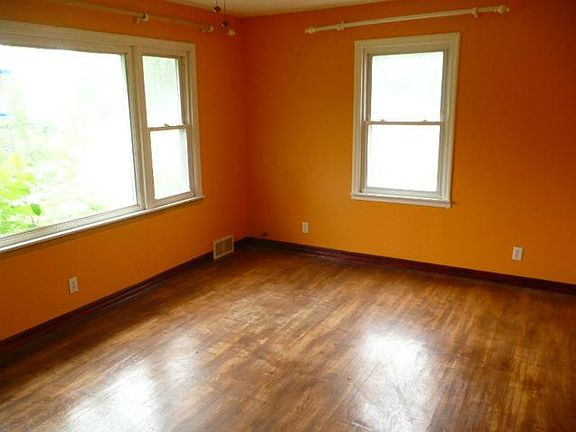3rd image of 5709 Adair Ave N