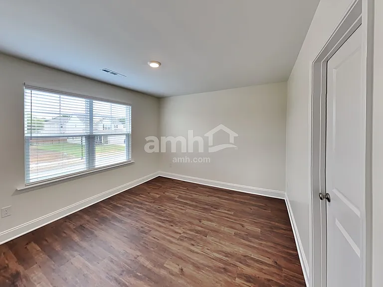 5208 Valor Dr — Photo 11