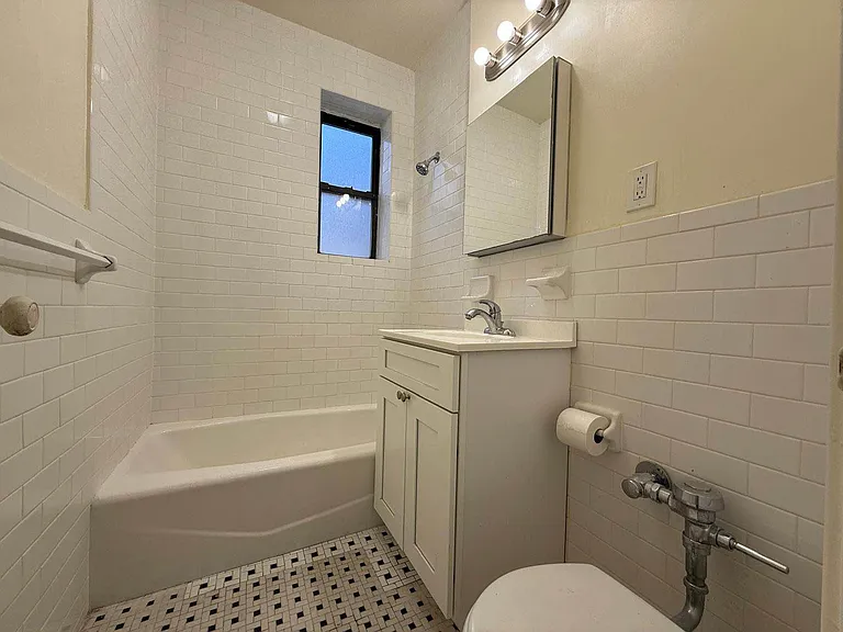 4816 30th Ave #1F — Photo 7