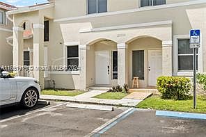 1st image of 21250 NE 8th Pl APT 4