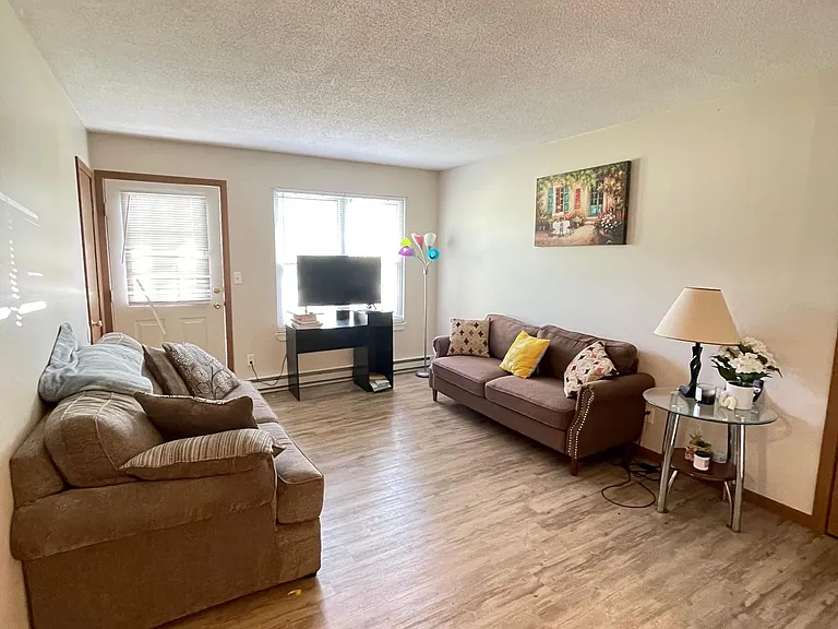 29 Youngman Rd #4 — Photo 3