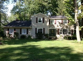 31322 Aldrich Dr, Bay Village, OH 44140