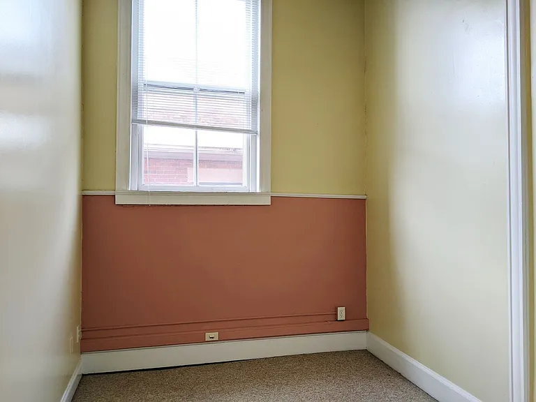 116 1/2 N Walnut St — Photo 22