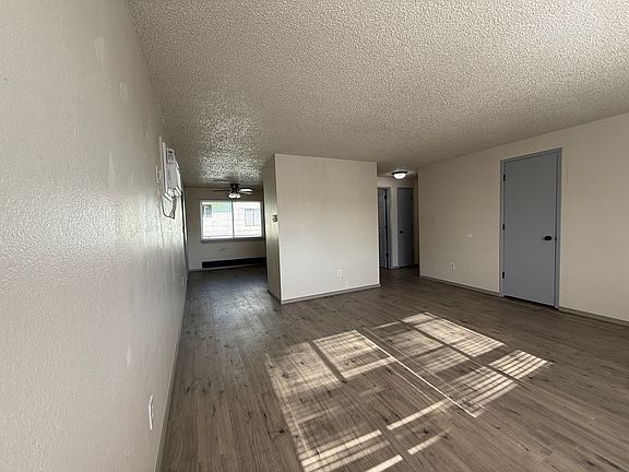 3rd image of 402 Pleasant Ave #A