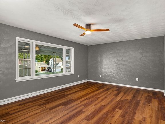 3rd image of 319 Highland Ct