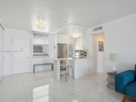 5th image of 1776 James Ave APT 4D