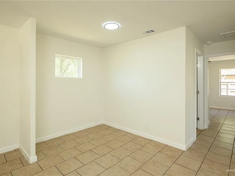 1823 Warren St — Photo 20