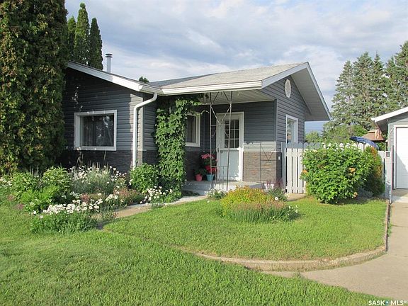 3rd image of 311 3rd STREET N