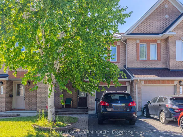 316 Bryarton St, Ottawa, ON K1C 7R5