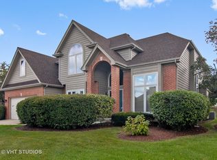 2585 Chasewood Ct, Aurora, IL 60502